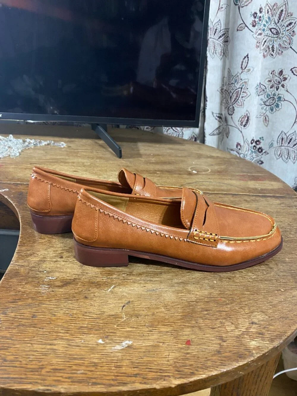 Women's Shoes - Picture 3 of 5